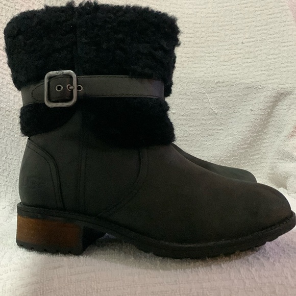 UGG BLAYRE II Buckle Sheepskin Collared BOOT - Picture 14 of 14